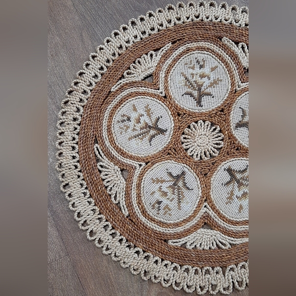 Large Straw Rattan Woven Needlepoint Center Table Top Trivet or Wall Hanging 18" - Picture 2 of 5